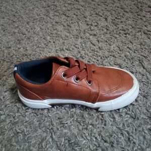 TODDLER BOY SHOES SIZE 8